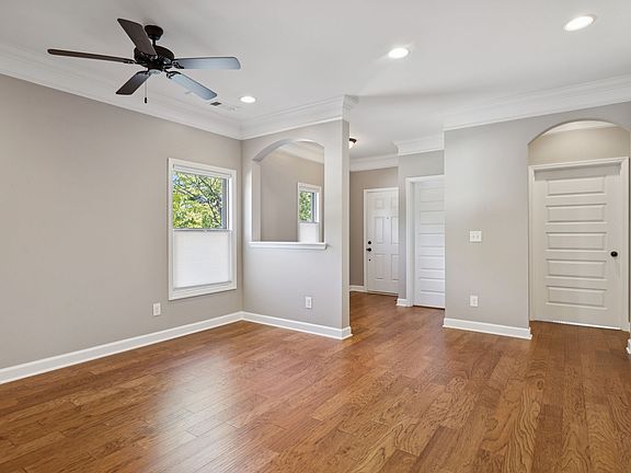 4th image of 200 Walden Village Ln
