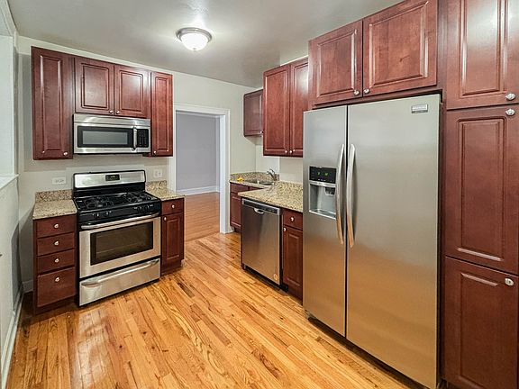 2nd image of 1831 1/2 W Winona St #2