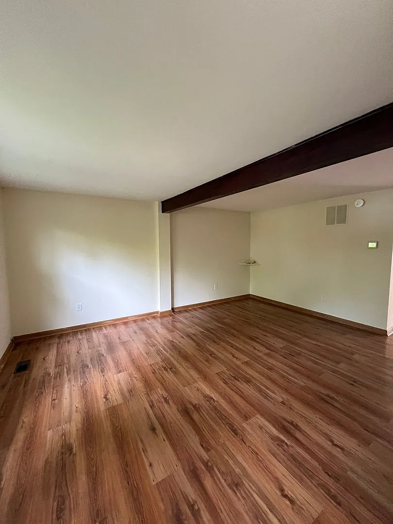 Building Photo - 40 Bon Oak Ct