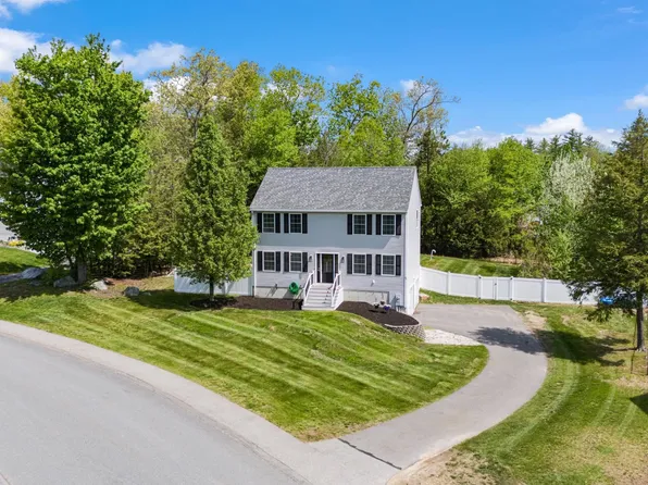 39 Waterford Drive, Sandown, NH 03873