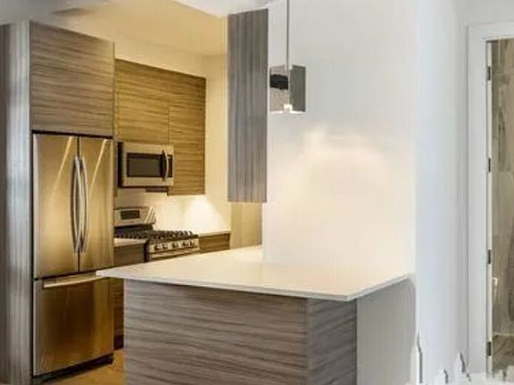 4th image of 50 Murray St APT 917