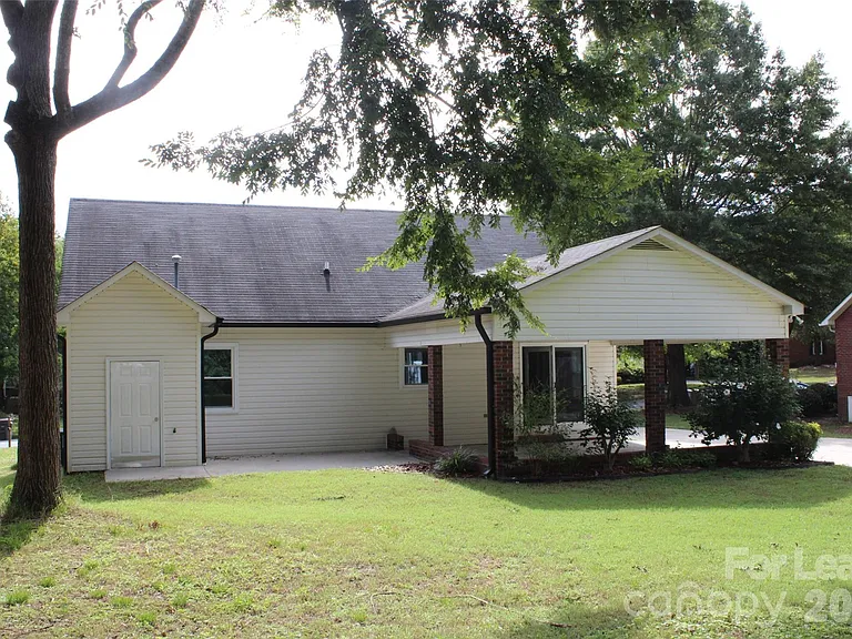 2212 Crosswinds Ct — Photo 28
