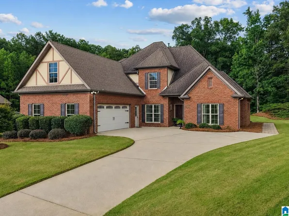 443 River Oaks Ln, Helena, AL 35080