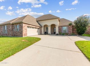 206 Meadowland Dr, Lafayette, LA 70507