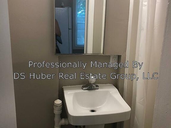 3rd image of 709 W Saginaw St APT 3