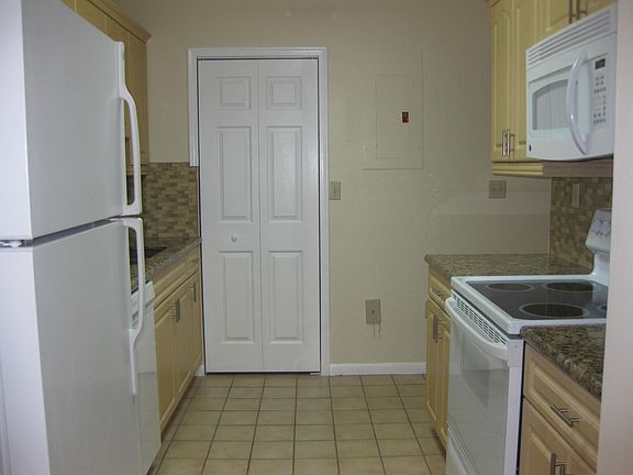 3rd image of 10814 SW 72nd St APT 182