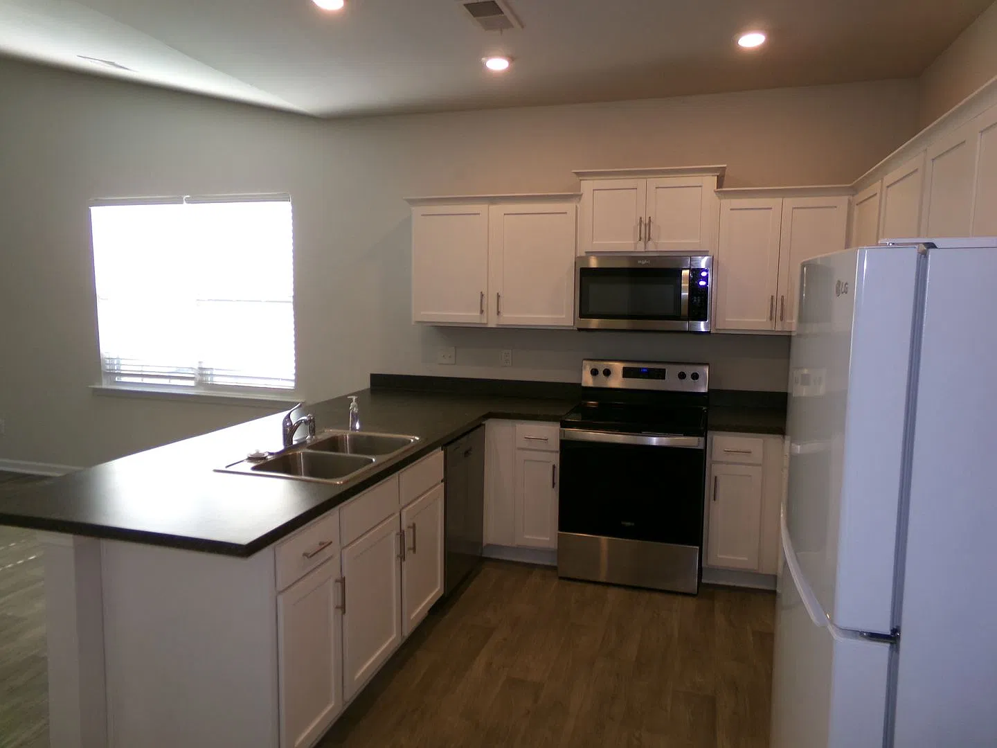 Rural Hall Home Ready to rent. — Photo 3