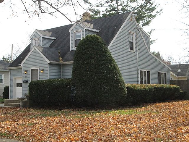 1st image of 902 Blaine Ave