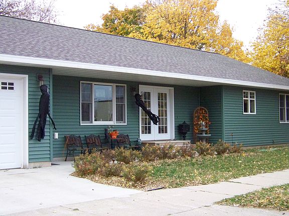 2nd image of 403 N Minnesota St
