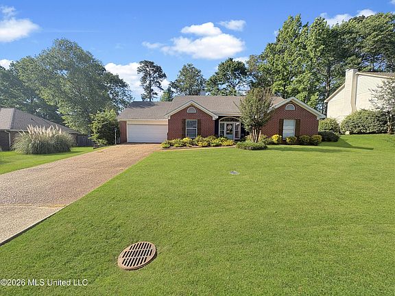 2nd image of 113 Twin Oaks Dr