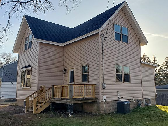 2nd image of 1400 Dakota St