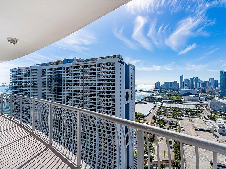 1750 N Bayshore Dr #3410 — Photo 30