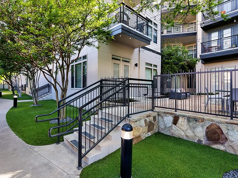Haus 5350 — Photo 31