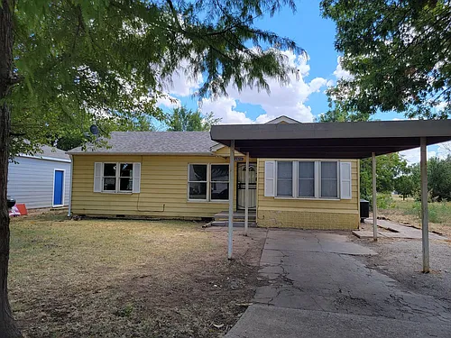 1816 NW Pollard Ave Photo 1