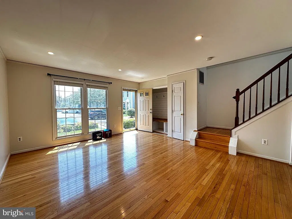 3 bed, 3.0 bath, 1784 sqft, $2,650 — Photo 4