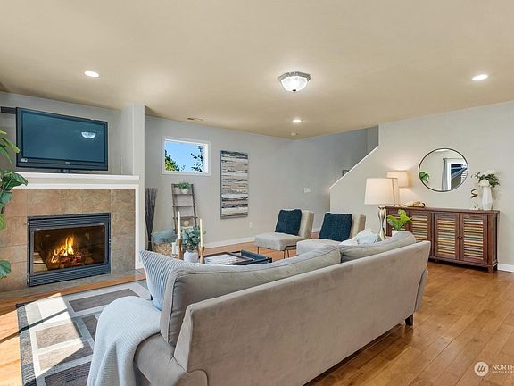 3rd image of 11820 60th Avenue SE