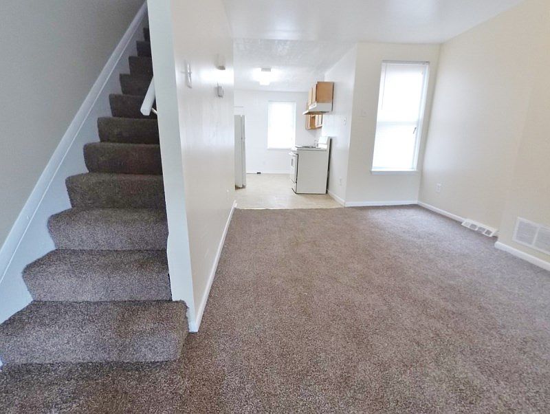 1st image of 2522 Lauretta Ave