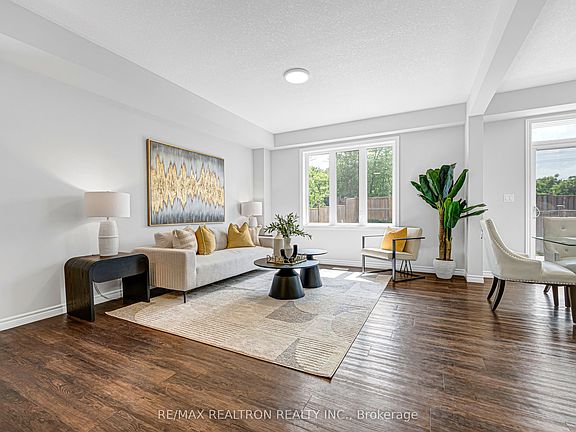 3rd image of 439 Avens St