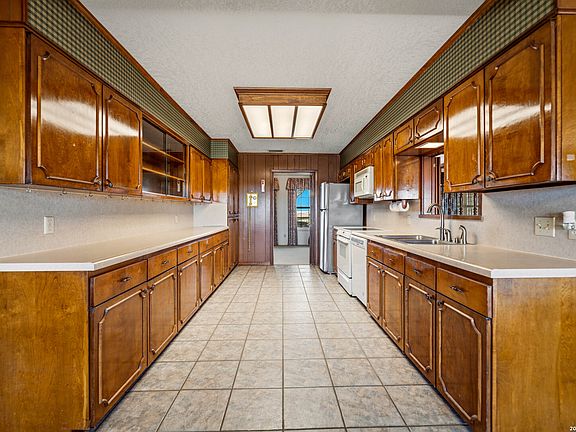 3rd image of 25 Labus Ln