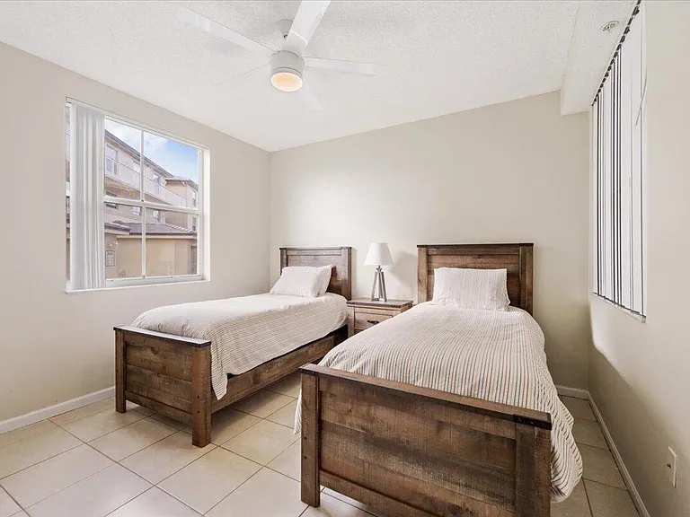 2060 Greenview Shores Blvd #308 — Photo 18