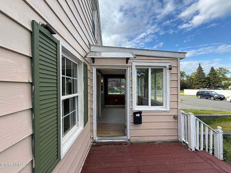 4th image of 35 Conliss Avenue