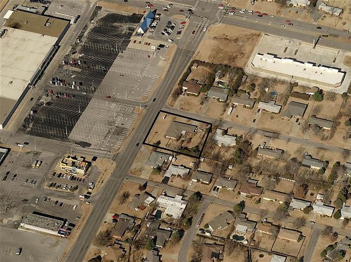 1st image of 3434 NW Oak Ave