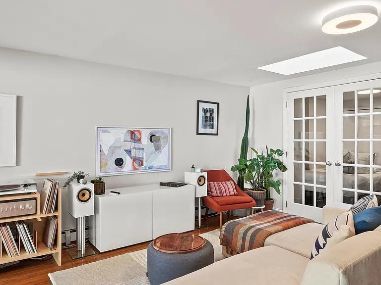 649 De Kalb Ave #1 — Photo 11