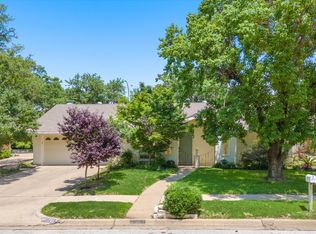 1705 Park Hill Dr, Arlington, TX 76012