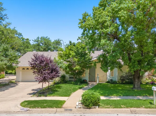 1705 Park Hill Dr, Arlington, TX 76012