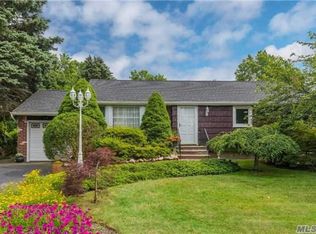 38 Clay Pitts Rd, Greenlawn, NY 11740