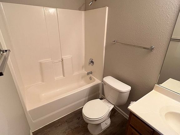 4th image of 15543 Trailside Ln #B