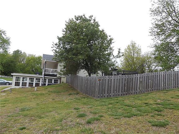 2nd image of 7 SE Alfalfa Dr