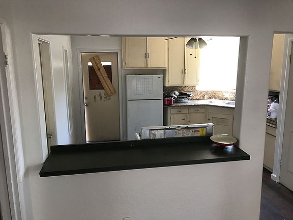 3rd image of 3435 E Lamona Ave