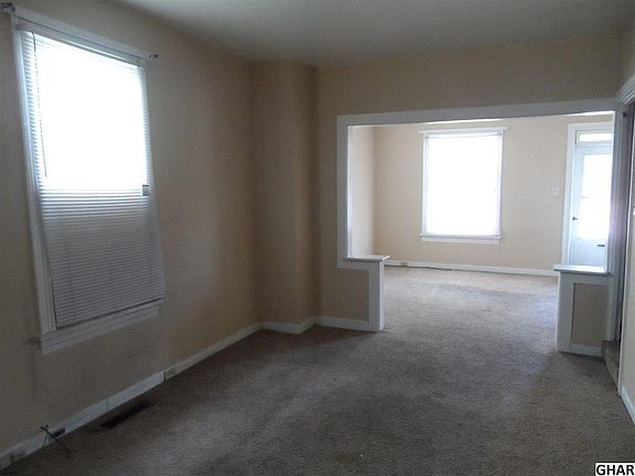 4th image of 2738 Penbrook Ave