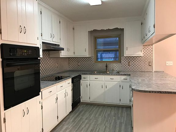 2nd image of 2913 Green Hill Dr