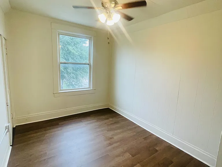 537 E Washington St #3 — Photo 11