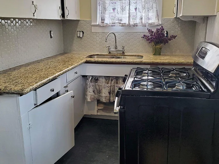 1211 King St — Photo 15