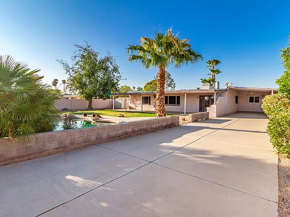 5th image of 919 E Sunset Dr