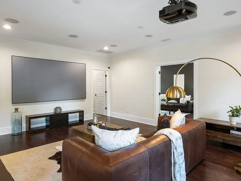 2112 Parkway Dr — Photo 5