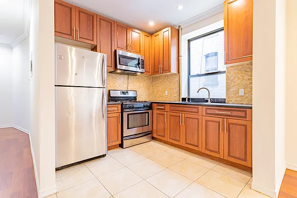 Rented by Bond New York | media 5