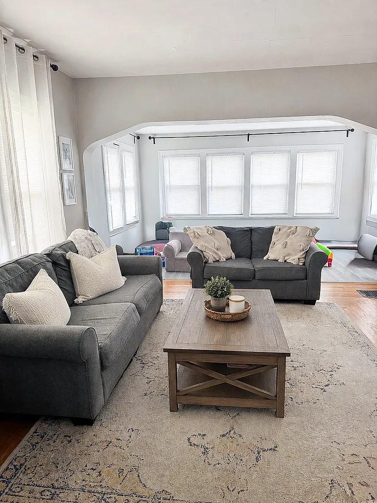 3 bed, 2000 sqft, $3,300 — Photo 2