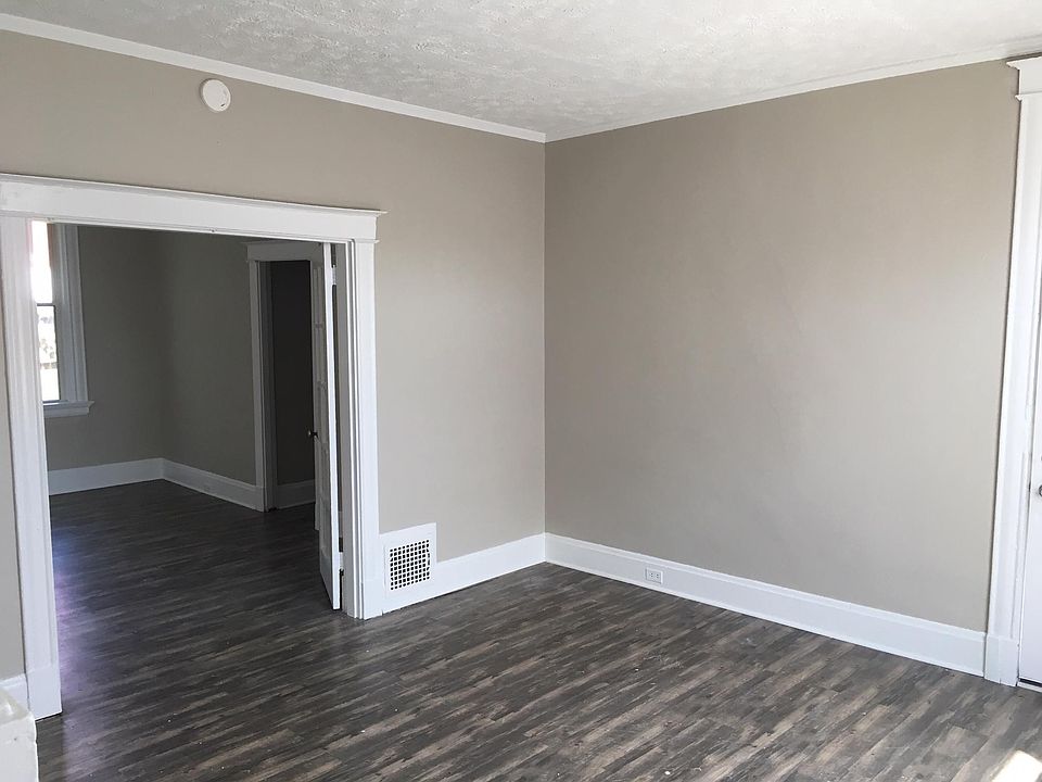 2nd image of 109 W 10th St APT 1