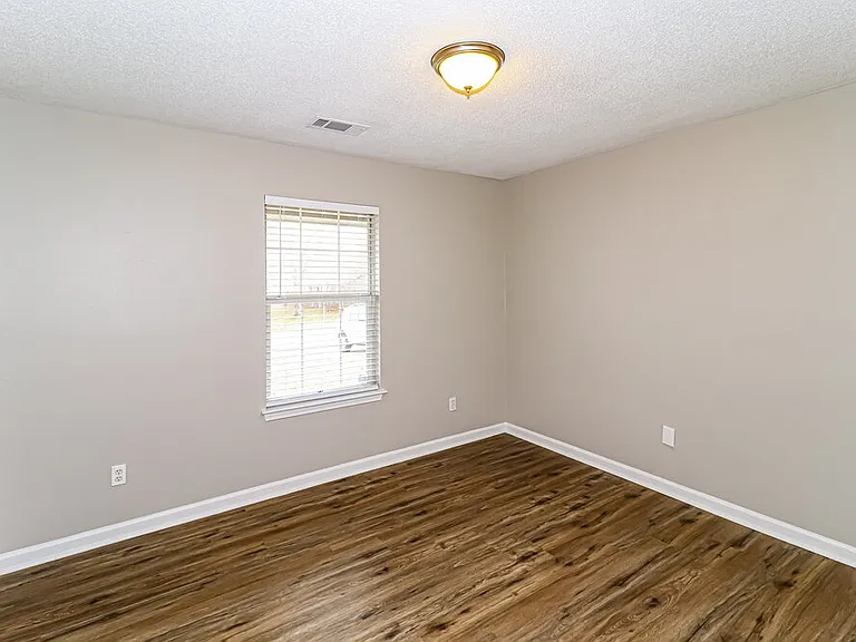 120 Pinewood Dr — Photo 14