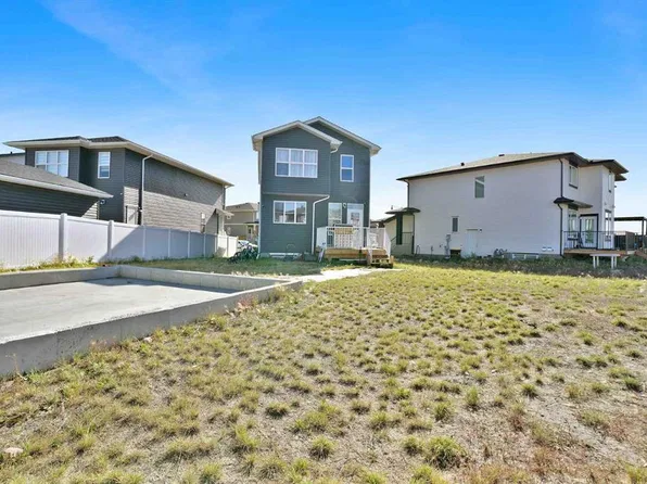 143 S Dawson Wharf Rise, Chestermere, AB T1X 2X3