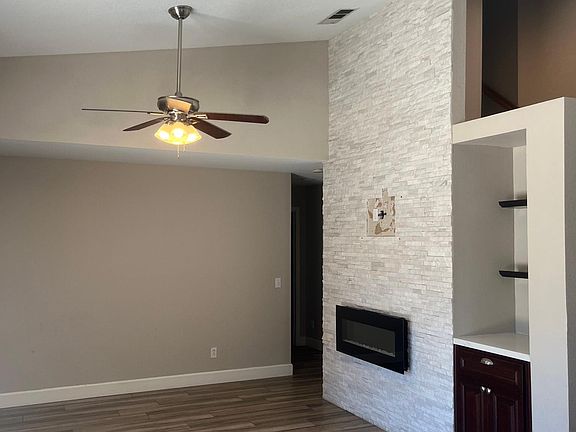 4th image of 2116 Flatboat St