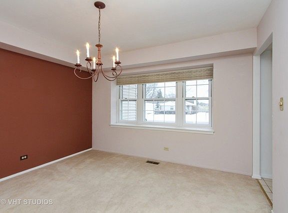 4th image of 831 Essington Ln