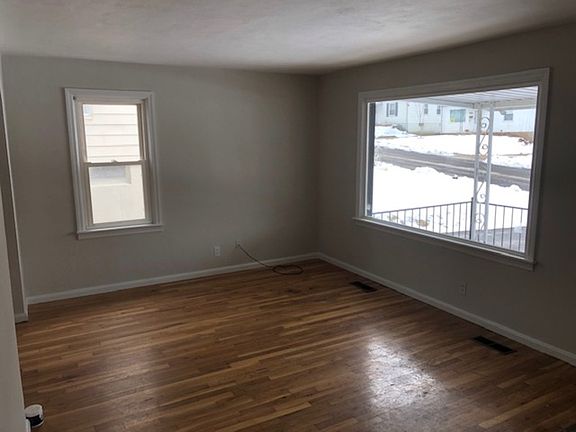4th image of 9603 Echo Ln
