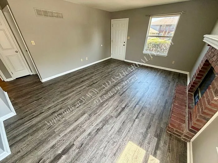2 bed, 1.0 bath, 1051 sqft, $1,095 — Photo 4
