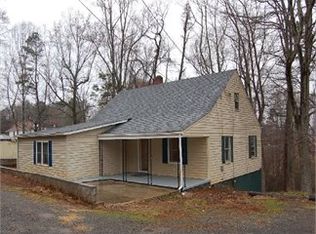 121 Hickerson St, Elkin, NC 28621