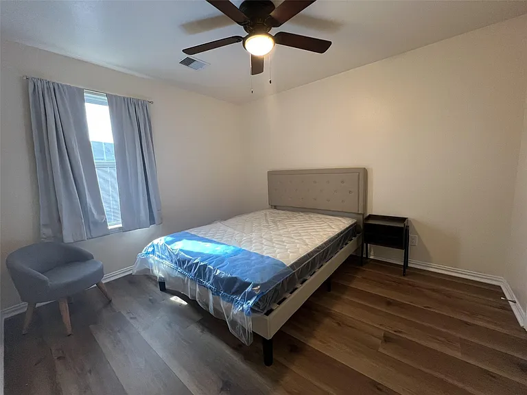 2403 Summers Glen Ct — Photo 19